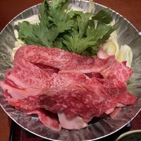 ちんや - 牛鍋（固形燃料に点火）