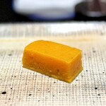 鮨 西崎 - デザートのような玉。
      これも大好物♪