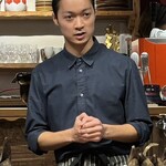 NOMI RESTAURANT - 長男君は紺色
      
      しっかりと説明してくれます