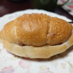 HITOTSUBO BAKERY - 塩あんバター240円。