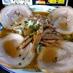 中華麺房 東龍 - 「みそチャーシューめん」着丼＼(^o^)／　おぉ〜(゜o゜;ボリューム満点良いお顔♥