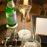 バー＆ラウンジ  トゥエンティエイト - 