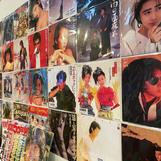 懐かしの昭和の雰囲気・昭和歌謡をお楽しみいただけます！