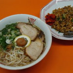 家康 - ラーメン+半チャーハンセット８００円