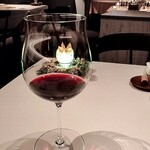 MODERNISM - 落ち着いた店内