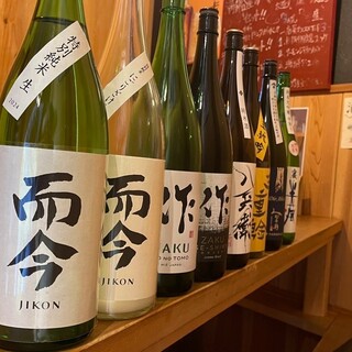 三重県をはじめとする全国の地酒や各種宴会コースが充実