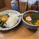 麺飯食堂 なかじま - 「玉子キクラゲ炒め丼」(食べかけ)と「ピリ辛マーラーメン」
      2024年12月26日