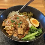 錦記香港居酒屋 - ルーロー飯。