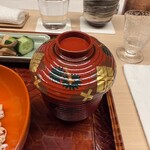 味感 ことほぎ - 金時草と百合根の赤出汁