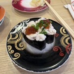 回転寿しトリトン 旭神店 - 根室産真たち軍艦¥583