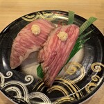 回転寿しトリトン - 佐呂間和牛のとろけるローストビーフ¥583