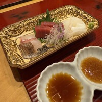 おおたに - 造り
                      鯛、黒いか、鮪のお造り