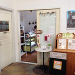 ナチュラルカフェ＆レストラン 風の穂・麦の香  - 入口は雑貨店に入って右側ですよ~