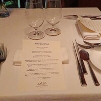 フィリップ・ミル 東京 - テーブルセッティング