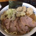 麺屋 ごとう - 「チャーシューメン」（1,150圓）
      「（トッピング）わんたん（4個）」（200圓）。