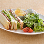 カフェ・ラ・ミル 吉祥寺ダイヤ街店