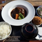 こまつや - 煮込みハンバーグ　(カニクリームコロッケ単品)