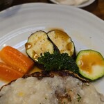 キッチン ブルー グローブ - 備え付け野菜のアップ