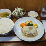 キッチン ブルー グローブ - 鶏挽肉と長芋のハンバーグ　柚子と塩麹の大根おろしのソース
