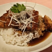 シェフス - パイコー丼 1,200円 　サラダ付き