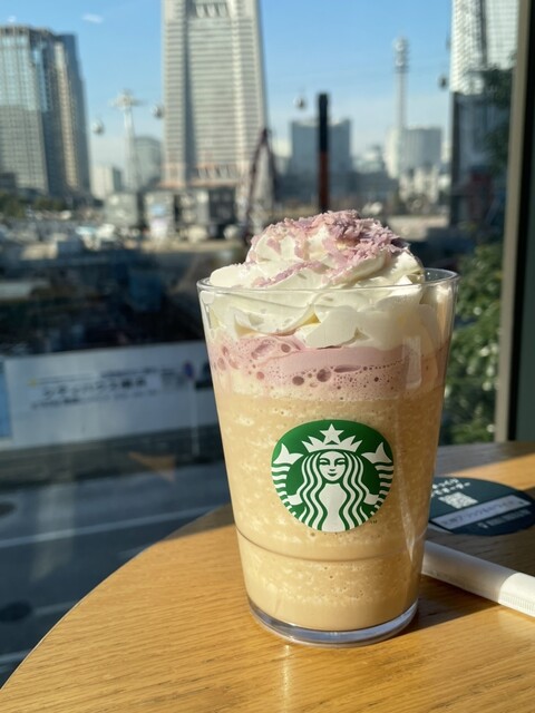 スターバックスコーヒー 北仲ブリック&ホワイト店 （STARBUCKS COFFEE
