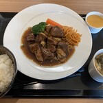 CHINESE DINING 瑞 - 紅焼牛腩週替わり定食