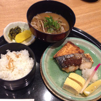 うおまん 西梅田本店 - 鰆と厚揚げの生姜醤油焼