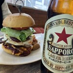 オレンジバーガー - 大瓶ビールandエッグチーズベーコンバーガー！