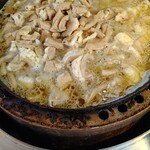 田川商店 - 店頭の仕込み途中