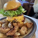 オレンジバーガー - チェダーチーズの布団をまとった美味しいパティ！