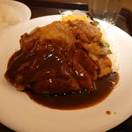 アマーク ド パラディ 寒梅館  - 鶏もも肉のソテー赤ワインデミグラスソース