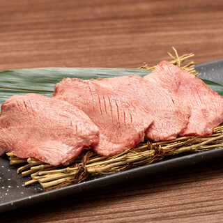 とろけるような“近江牛のタン”など、近江牛の美味しさを満喫