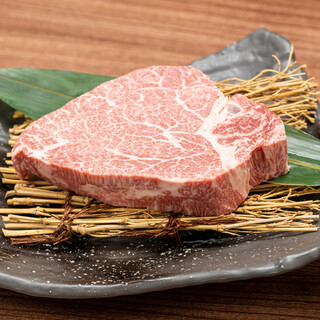 日本三大牛の“近江牛”を、リーズナブルに楽しめるのが魅力