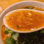 刀削麺荘 唐家 - スープ