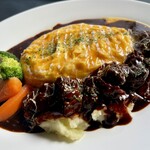 米沢牛ステーキ ハンバーグ専門店Always - 大人気！とろとろオムライス&柔らか山形牛ビーフシチューソース！トロける贅沢。低温調理でじっくり煮込んだ極上山形牛と、とろとろオムライスの至福の出会い。