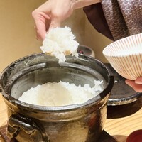 炭火割烹 庵 - 新潟県産こしひかり　炊き立てピカピカ✨