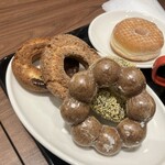 ミスタードーナツ - ポン・デ・ショコラ￥176・ゴールデンチョコレート￥176・オールドファッションシナモン￥176・シュガーレイズド￥165・チョコファッション￥176