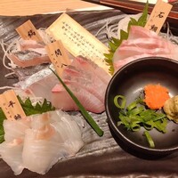 八吉 新宿西口店 - 刺身4種盛り合わせ