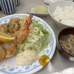 シェット - ミックスフライ定食¥1600