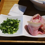 NIBOSHI MANIA - 別皿の低温調理肉と青ねぎ