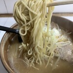 らーめん小国 - 味噌だけど細目の麺だ