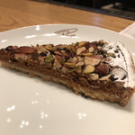 スターバックス リザーブ ロースタリー トウキョウ - ナッツのケーキ