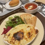 ロシア・ジョージア料理 ハチャプリ - 