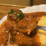 シータラ - グレイビーにも軽くマトンのカホリが入ってるし、コロコロしたマトン肉自体にも旨味が残ってます