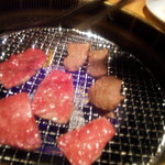 焼肉問屋 牛蔵 - 言わなくても網は常時交換してくれました