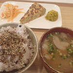 トーコーキッチン - イタリアンオムレツ 副菜二品、豚汁 ご飯