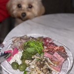 DAVELLO gastropub - イタリアンハムとサラミの盛り合わせ