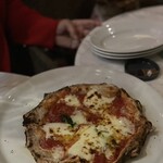 DAVELLO gastropub - ピッツァマルゲリータ