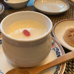 ホテルオークラ 中国料理「桃花林」 - なめらか杏仁豆腐〜今まで‥食した杏仁豆腐の中で‥こちらの食感が‥ダントツですよん‥♡