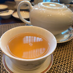 ホテルオークラ 中国料理「桃花林」 - ジャスミン茶を頂き‥そろそろ‥終盤へ